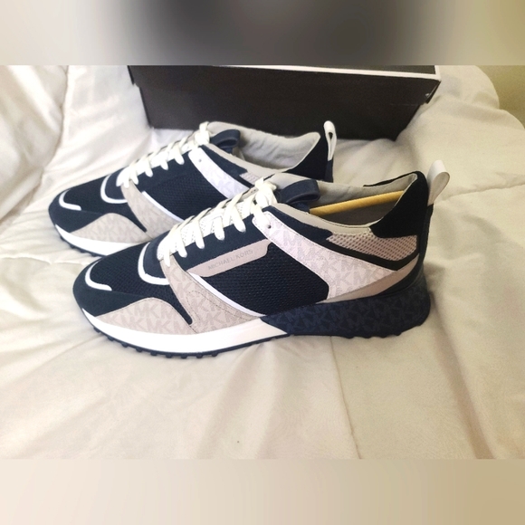 MICHAEL KORS MAN SHOE - Picture 1 of 10